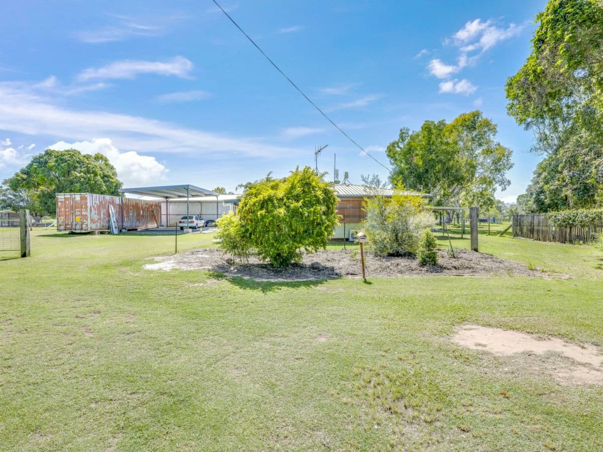 157 Moore Park Road, MOORE PARK BEACH, Moore Park Beach - Thumbnail 5
