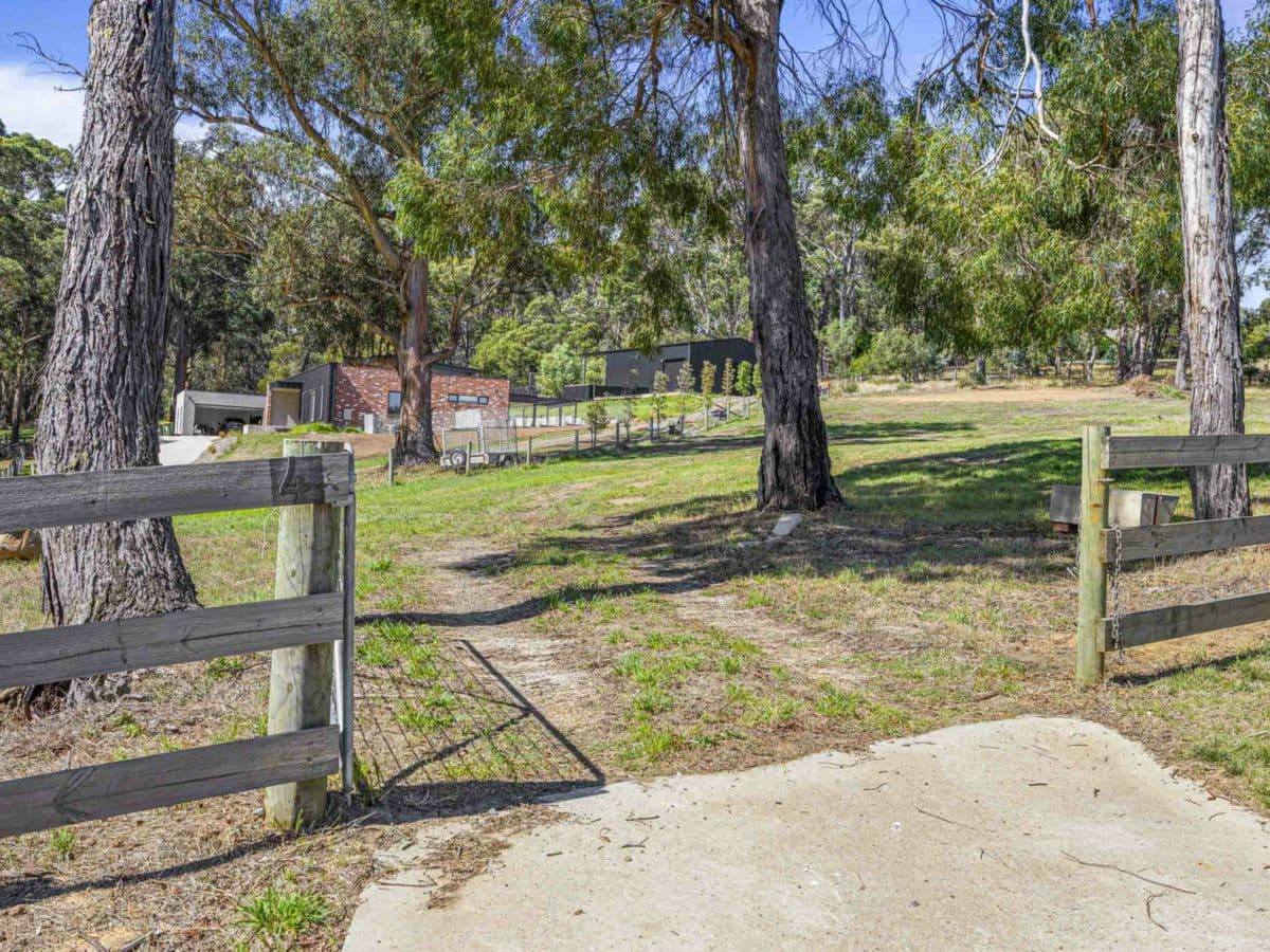 4 Sinclair Grove, BROWN HILL, Brown Hill - Thumbnail 6