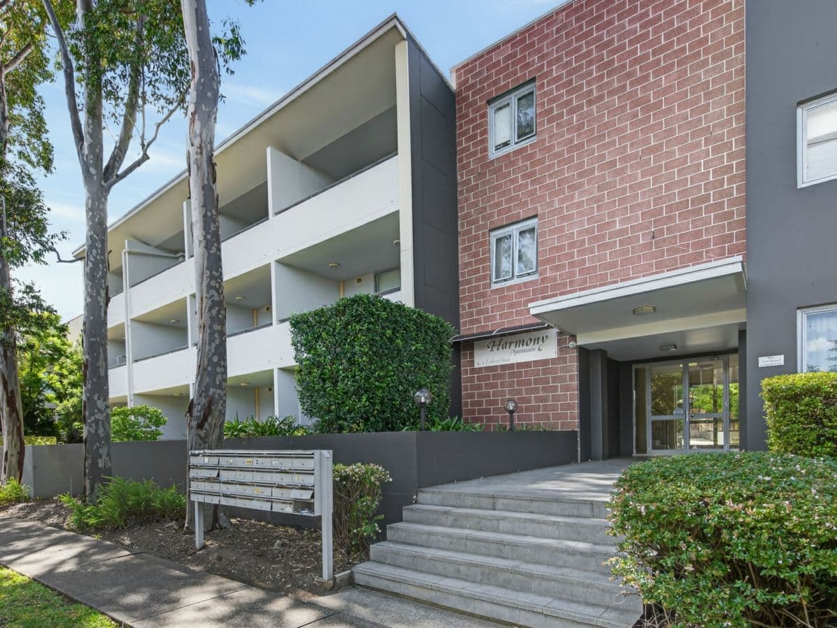 18/2-6 Lydbrook Street, WESTMEAD, Westmead - Image 1