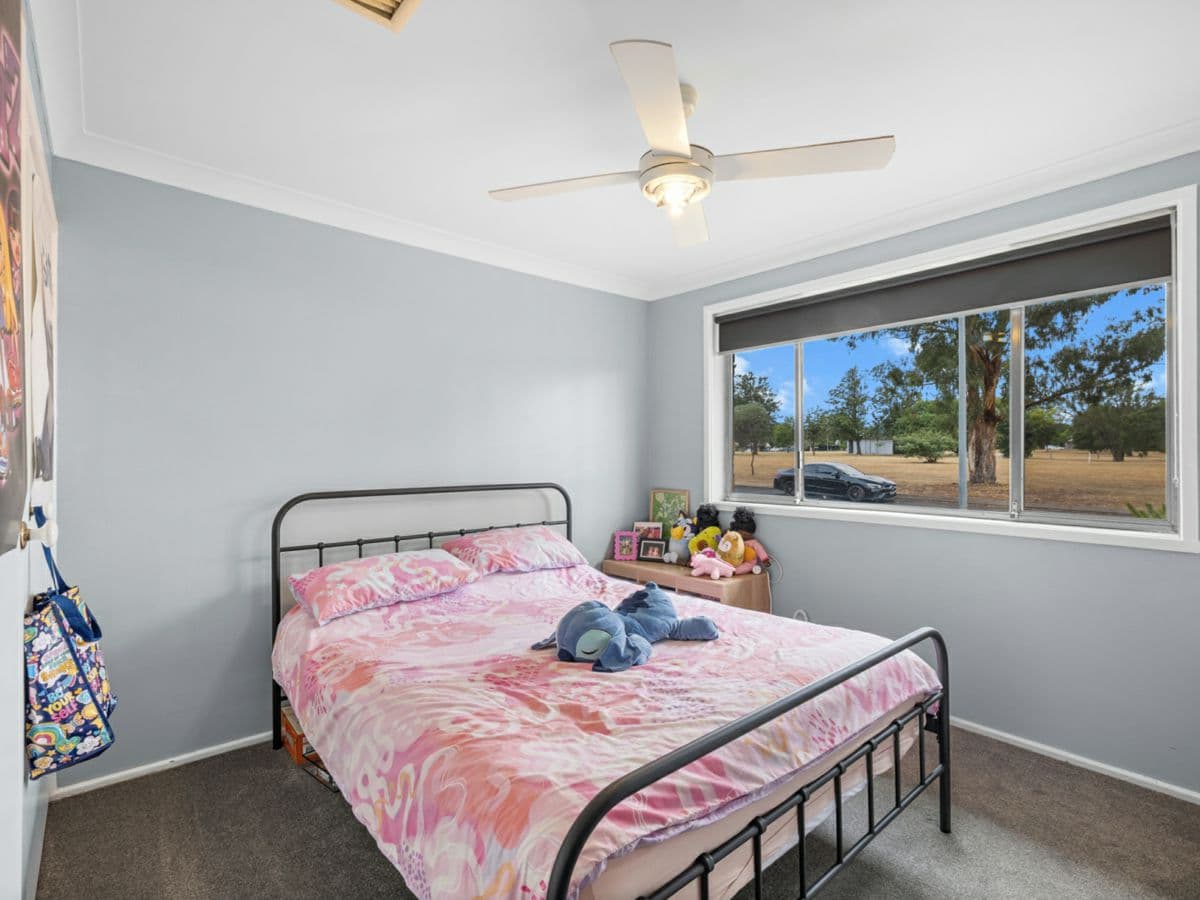 37 Waree Drive, TAMWORTH, Hillvue - Thumbnail 4