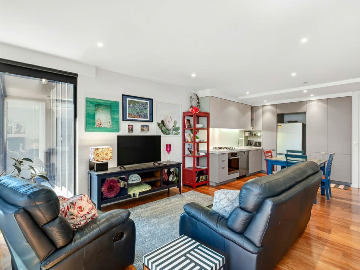 505/100 Western Beach Road, GEELONG, Geelong - Thumbnail 2