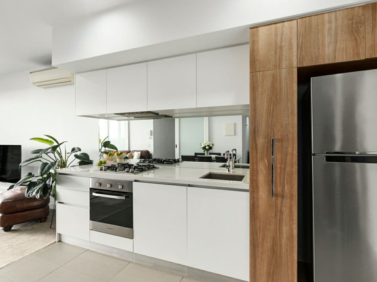 1706/35 Malcolm Street, SOUTH YARRA, South Yarra - Thumbnail 3