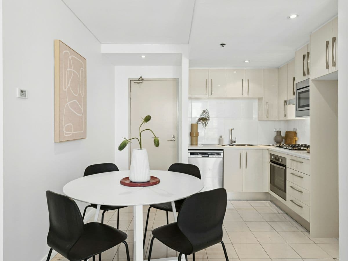 351/8 Lachlan Street, WATERLOO, Waterloo - Thumbnail 6