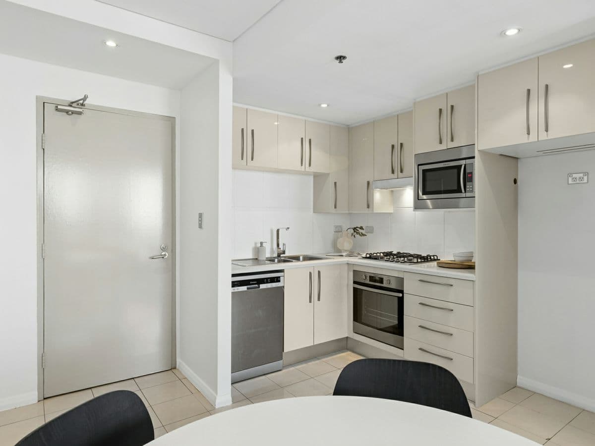 351/8 Lachlan Street, WATERLOO, Waterloo - Thumbnail 8