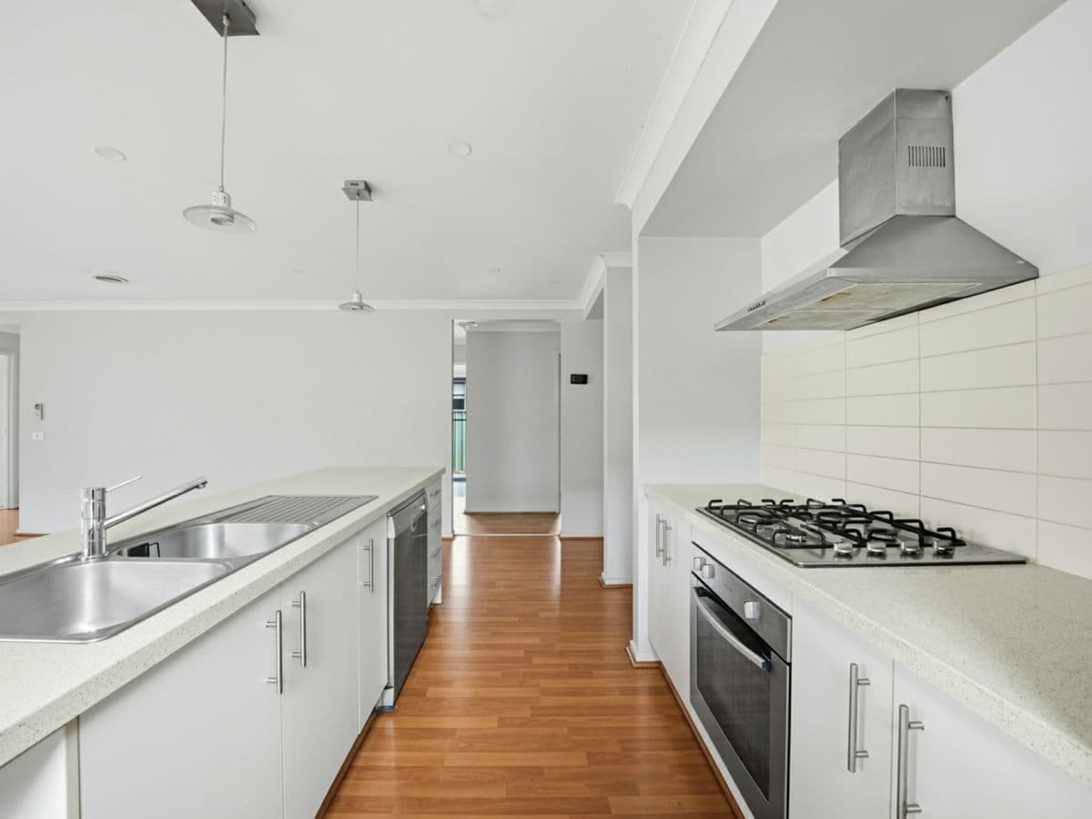 39 Amesbury Avenue, WYNDHAM VALE, Wyndham Vale - Thumbnail 4