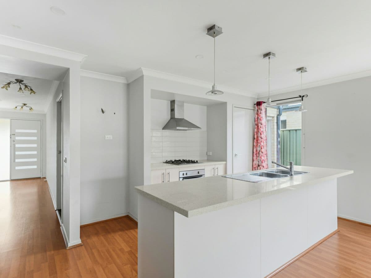 39 Amesbury Avenue, WYNDHAM VALE, Wyndham Vale - Thumbnail 5