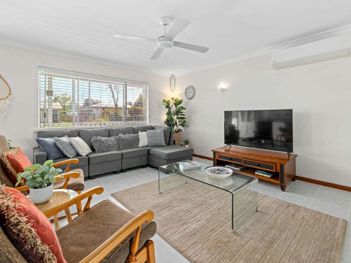 28 James Street, MOORLAND, Moorland - Thumbnail 5