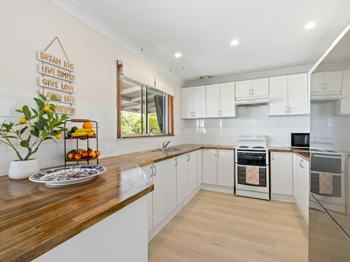 28 James Street, MOORLAND, Moorland - Thumbnail 7