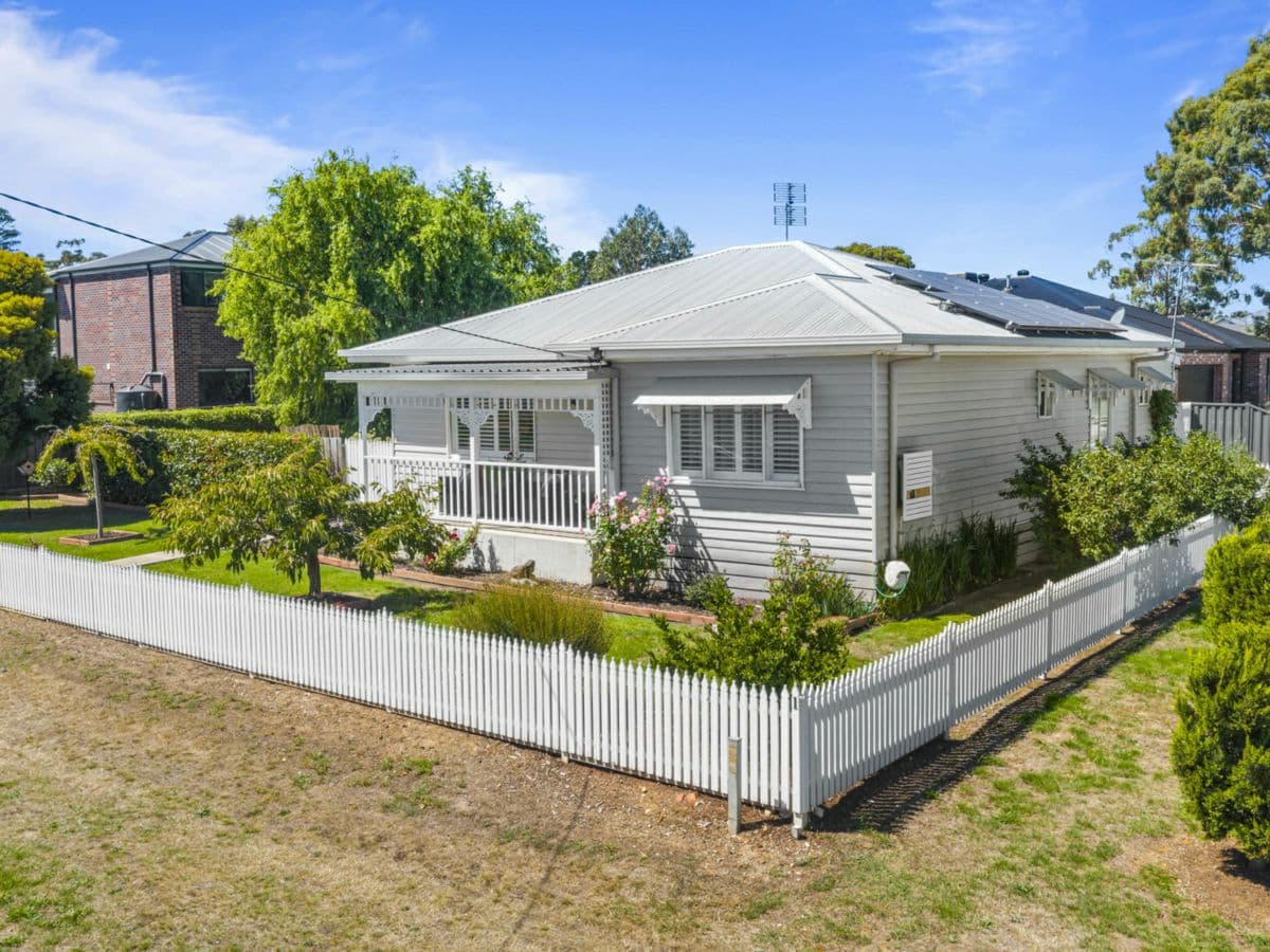1 Broomfield Road, CRESWICK, Creswick - Thumbnail 2