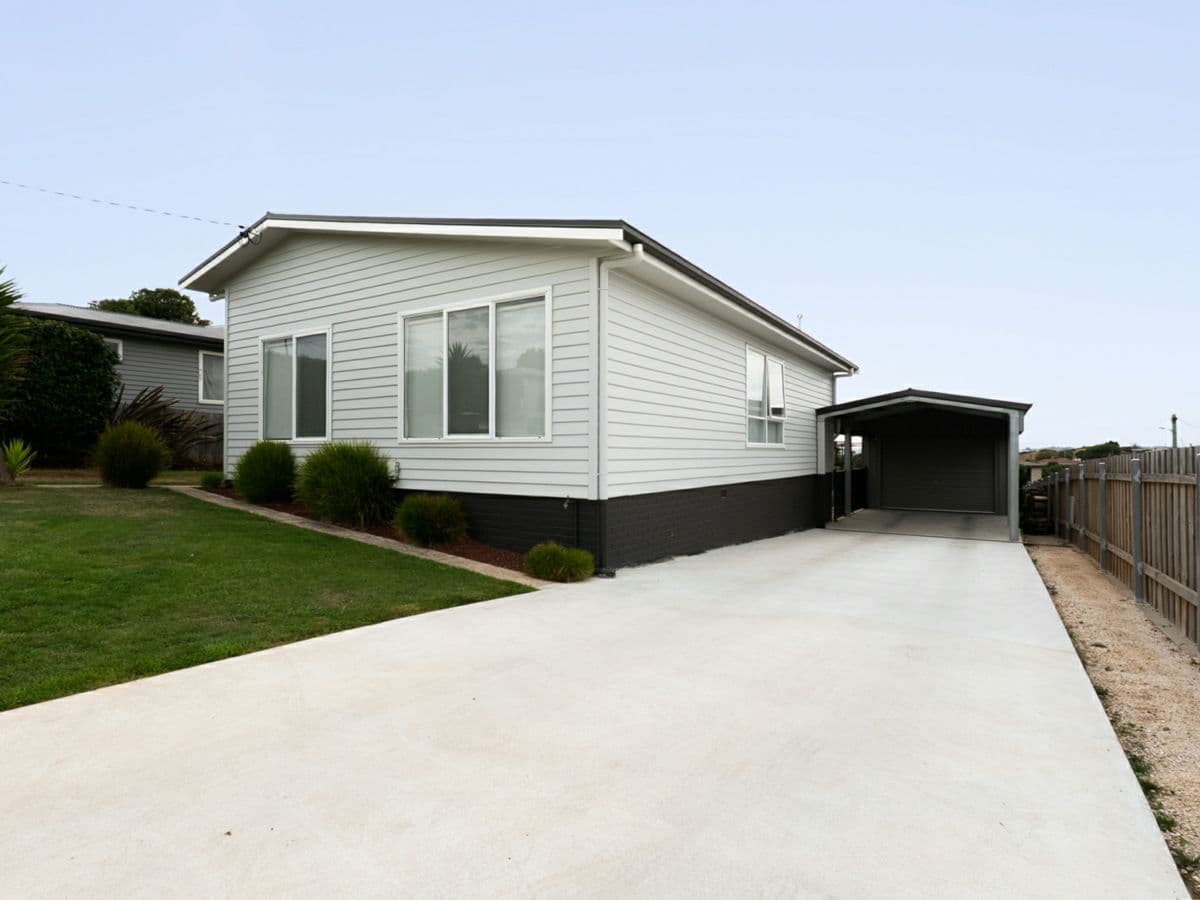 19 Highview Crescent, DEVONPORT, Devonport - Image 1