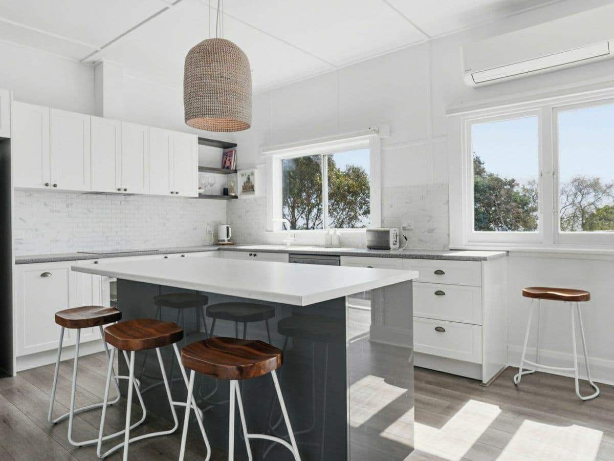 43 Marilyn Drive, BRIDPORT, Bridport - Thumbnail 3