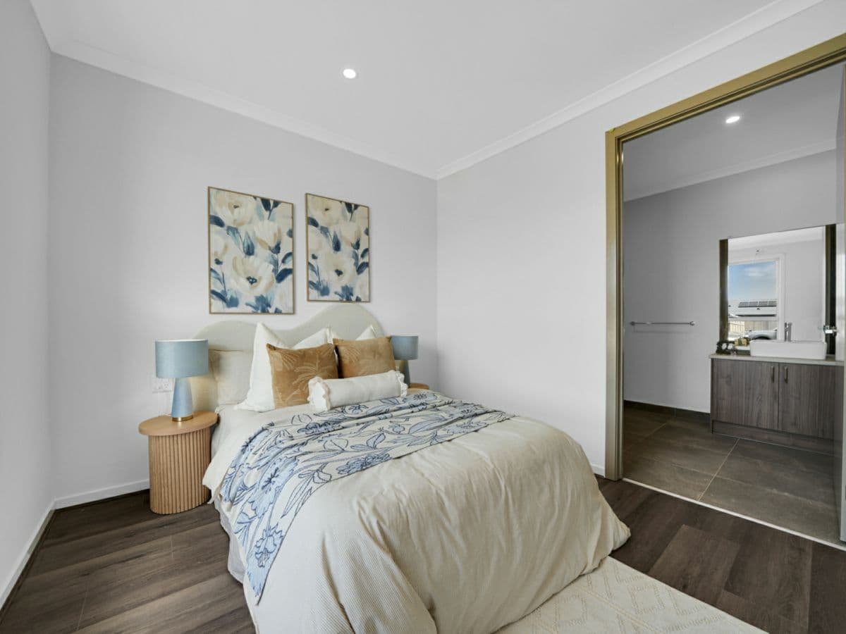 63 Cosmopolitan Drive, WYNDHAM VALE, Wyndham Vale - Thumbnail 2