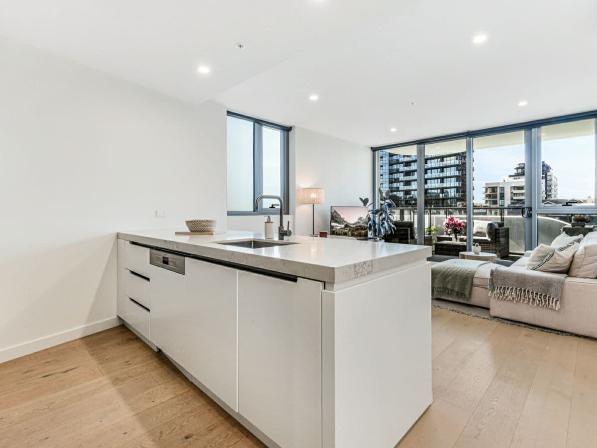 705/48 Claremont Street, SOUTH YARRA, South Yarra - Thumbnail 3