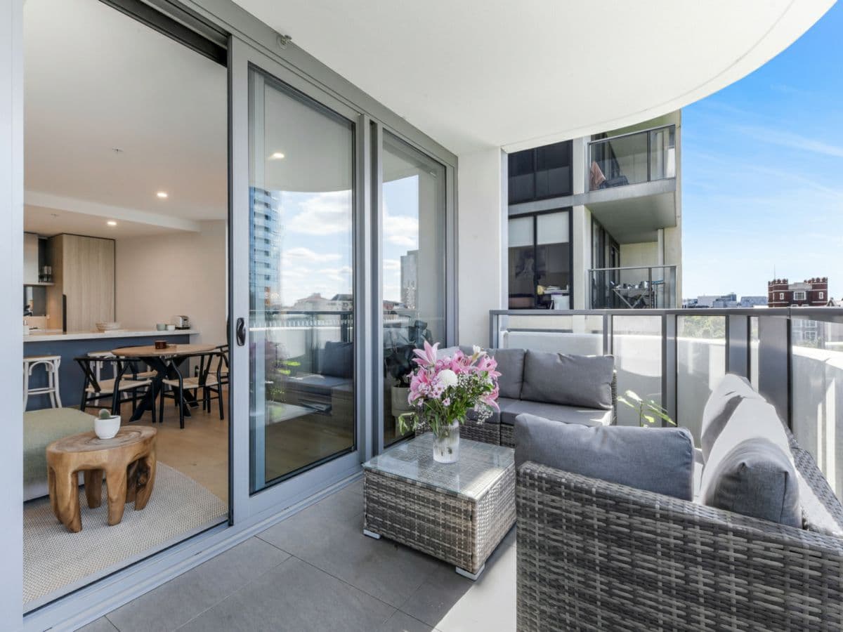 705/48 Claremont Street, SOUTH YARRA, South Yarra - Thumbnail 4