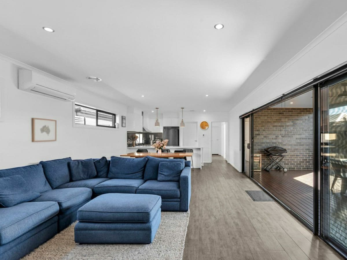 11 Rocky Point Road, ARMSTRONG CREEK, Armstrong Creek - Thumbnail 3