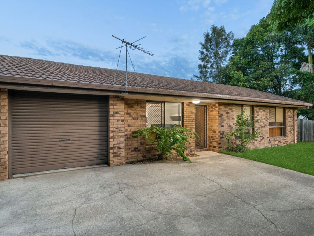 2/5 Dowling Court, CABOOLTURE, Caboolture - Image 1