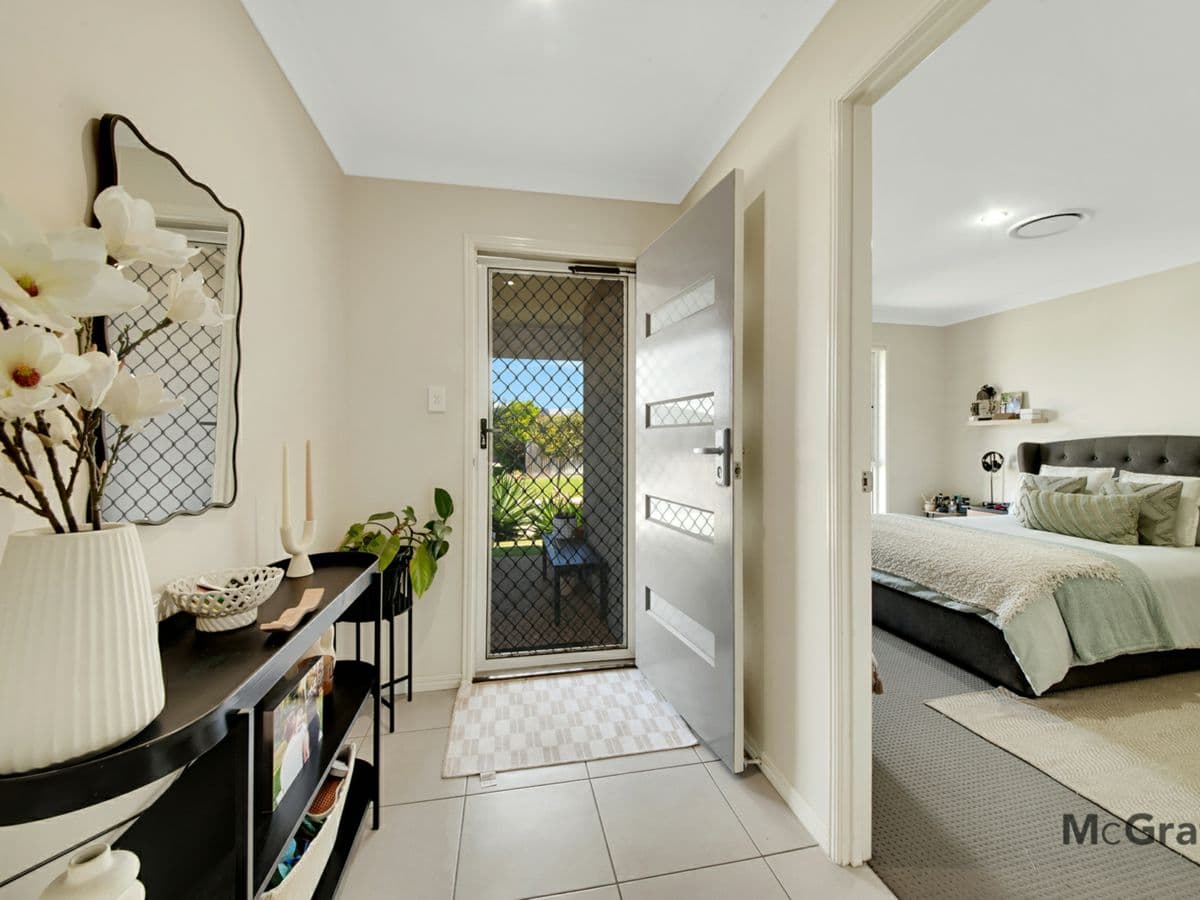 1 Shearwater Drive, GLEN EDEN, Glen Eden - Thumbnail 2