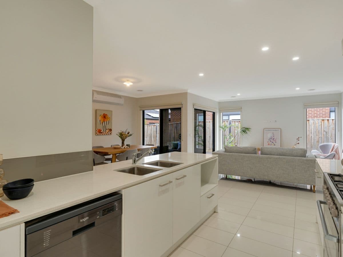 11 Hawkesbury Road, MICKLEHAM, Mickleham - Thumbnail 6