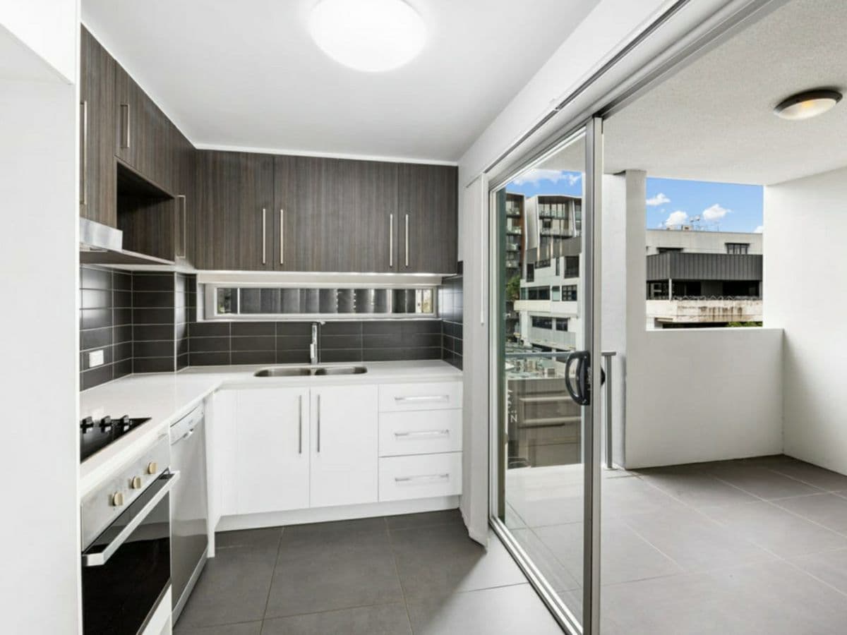 502/8 Kyabra Street, NEWSTEAD, Newstead - Thumbnail 3