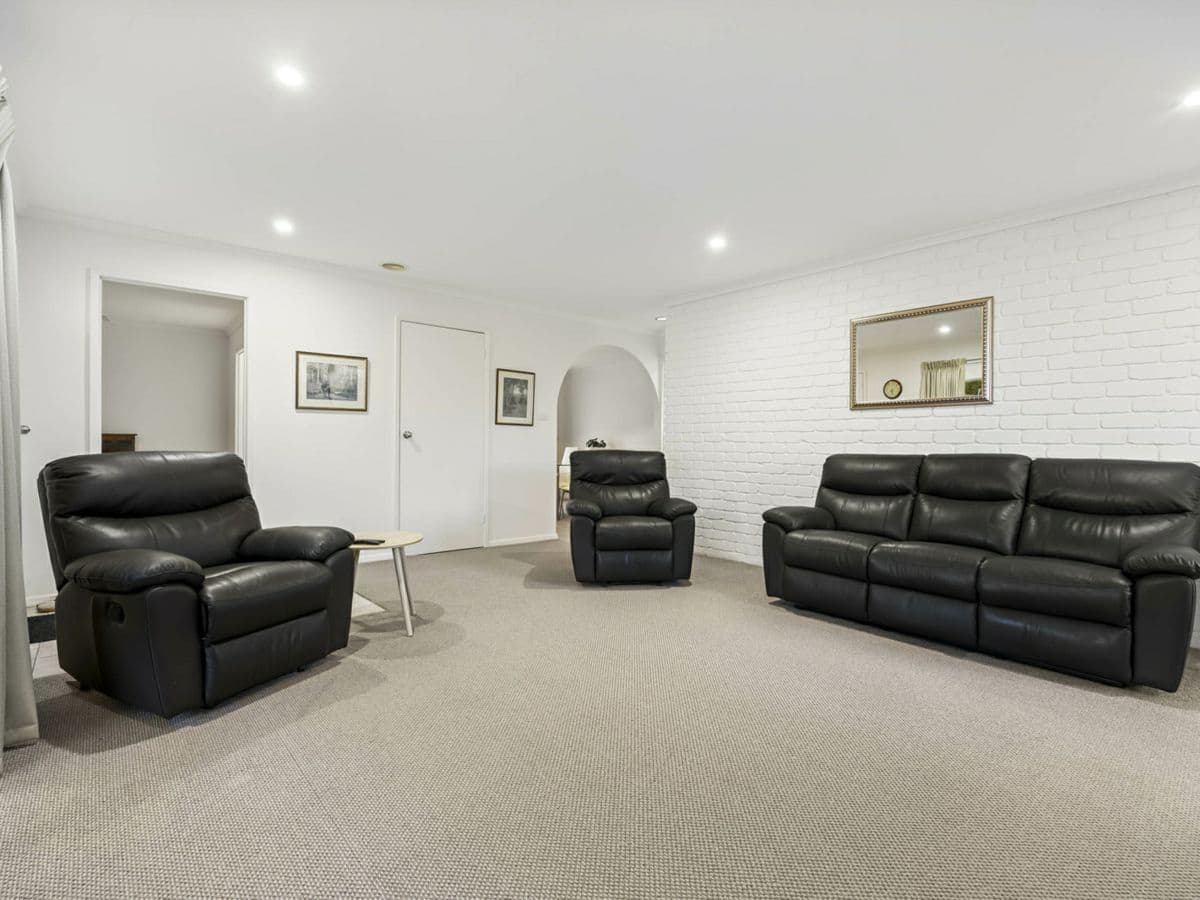 95 Grandview Grove, WENDOUREE, Wendouree - Thumbnail 2