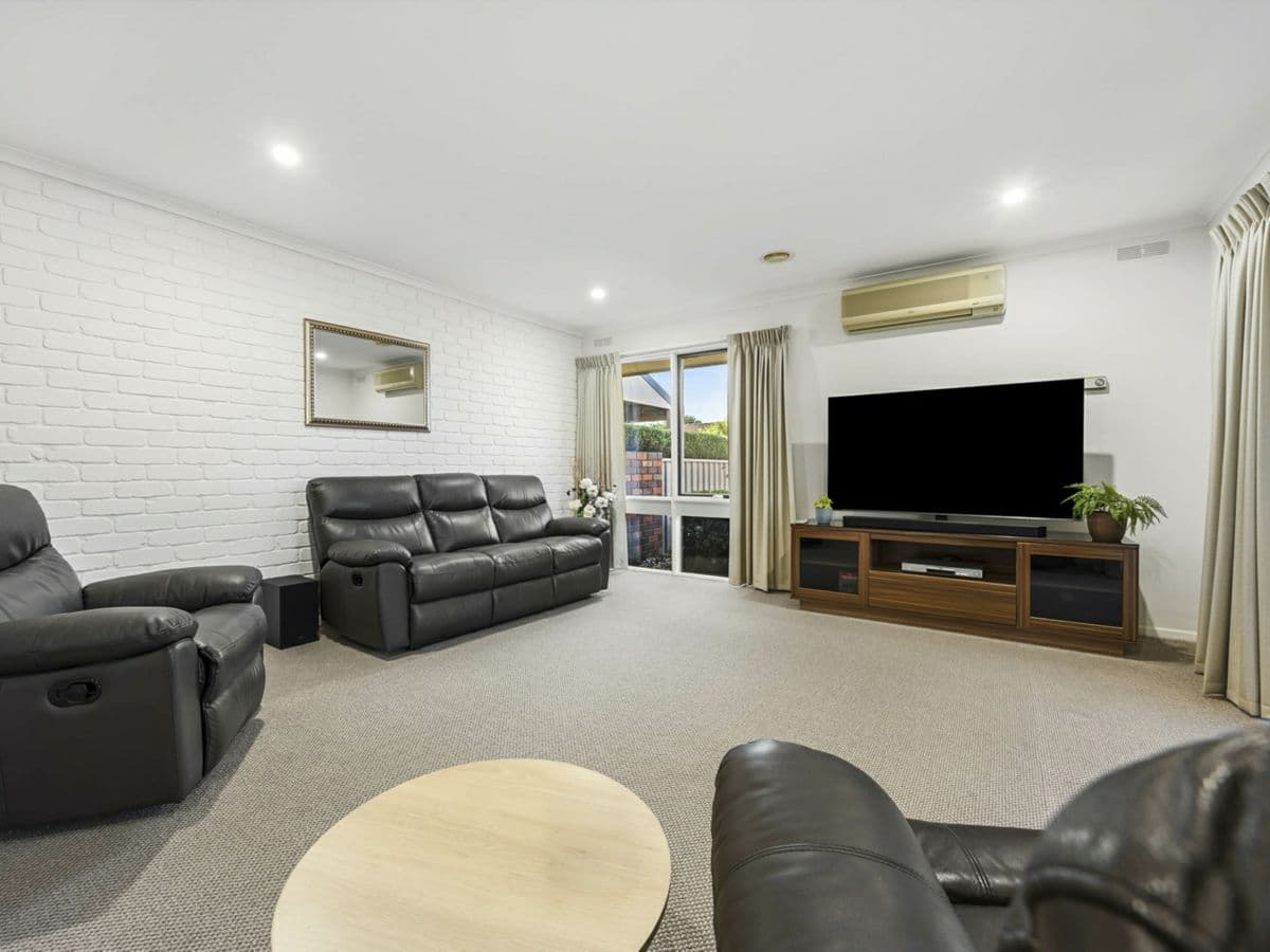 95 Grandview Grove, WENDOUREE, Wendouree - Thumbnail 3
