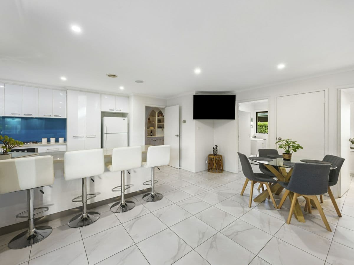 95 Grandview Grove, WENDOUREE, Wendouree - Thumbnail 4
