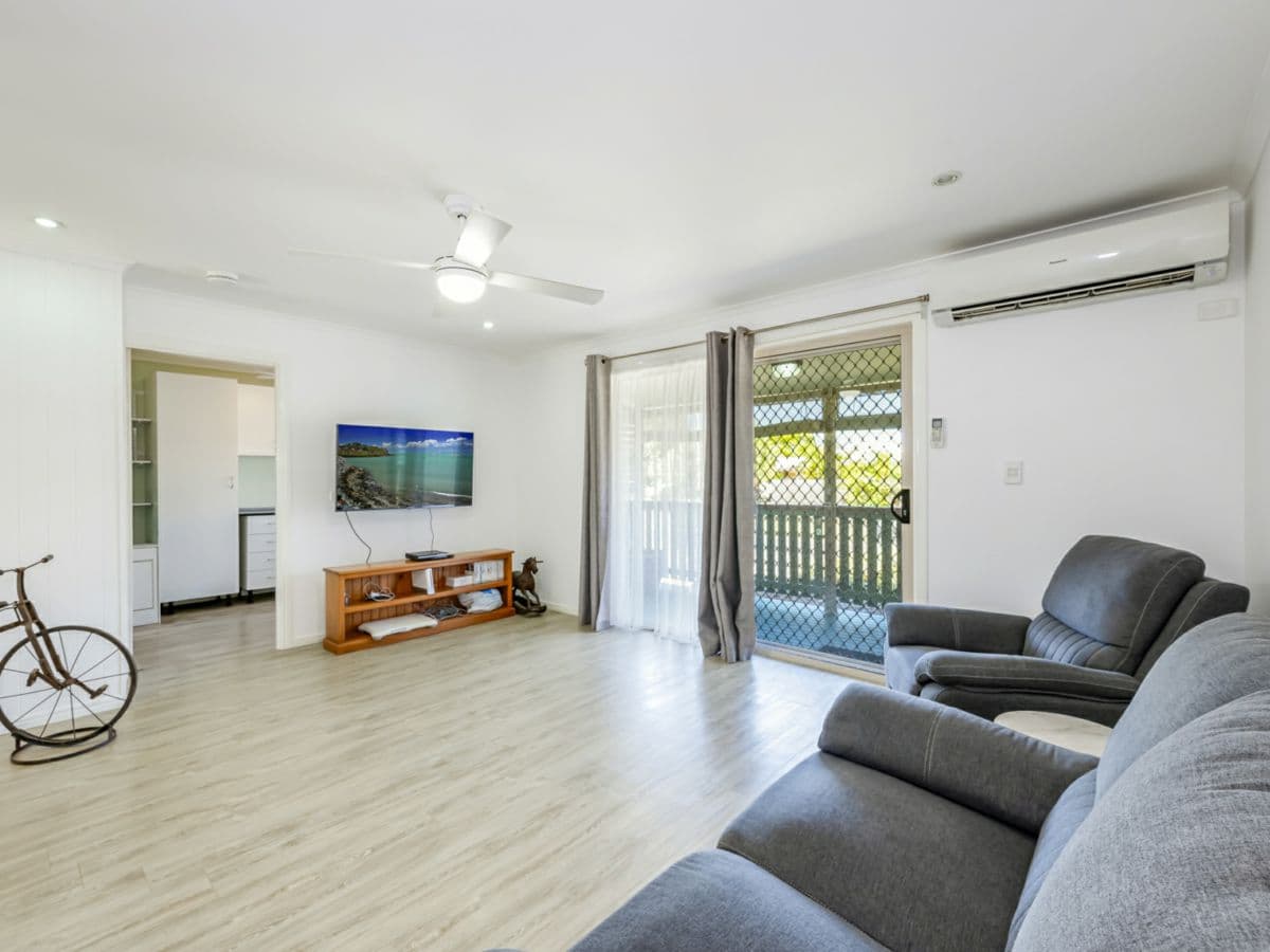 10 Cycad Court, MOORE PARK BEACH, Moore Park Beach - Thumbnail 5