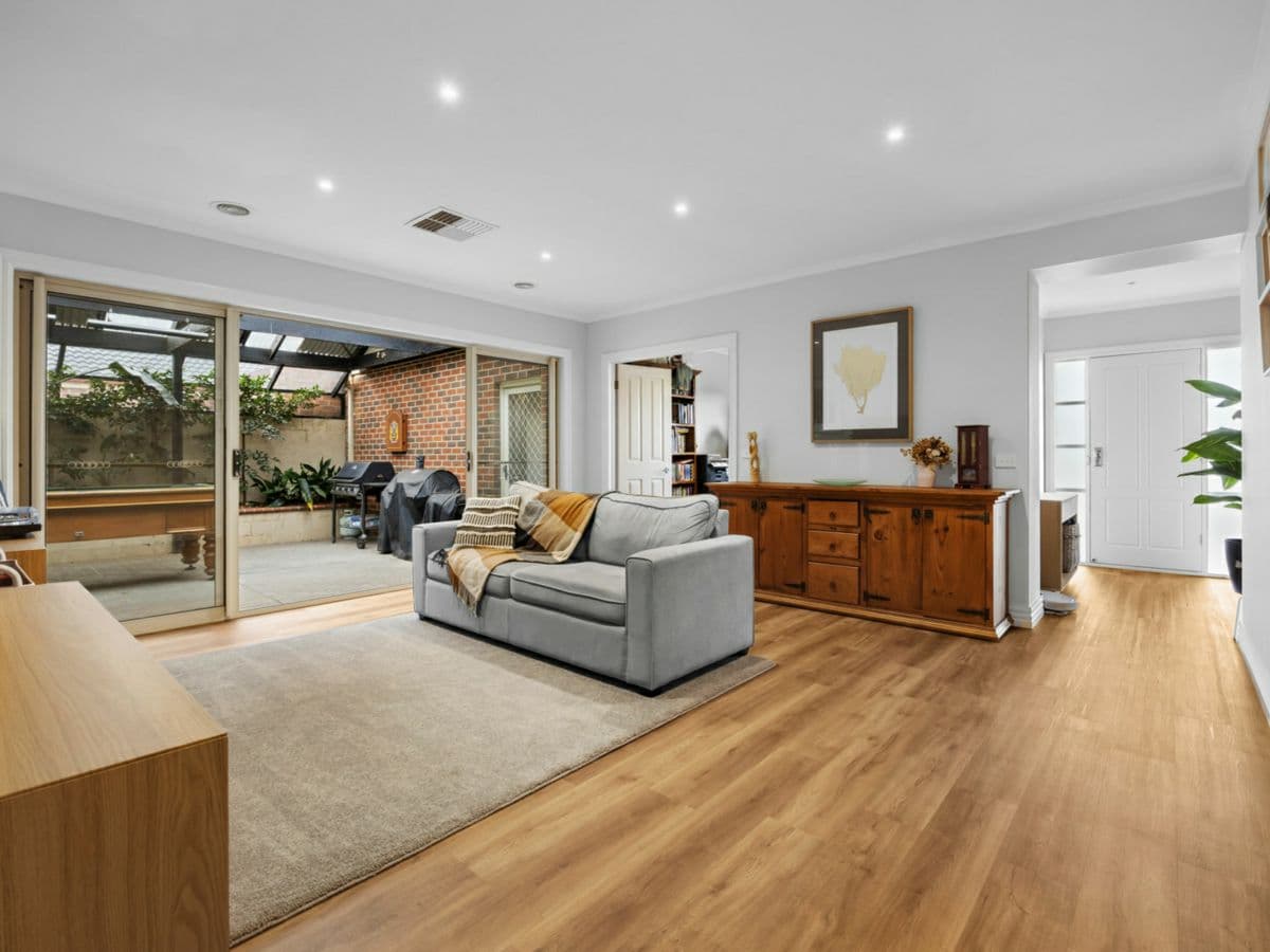 9 Osborne Court, MINERS REST, Miners Rest - Thumbnail 3