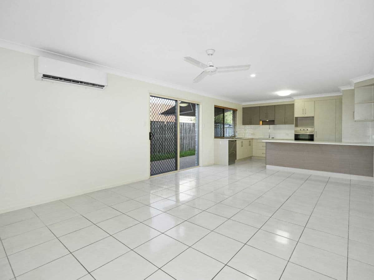 2/10 Curtis Street, BUNDABERG SOUTH, Bundaberg South - Thumbnail 2