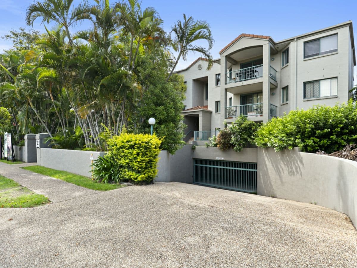 8/37 Meron Street, SOUTHPORT, Southport - Thumbnail 2