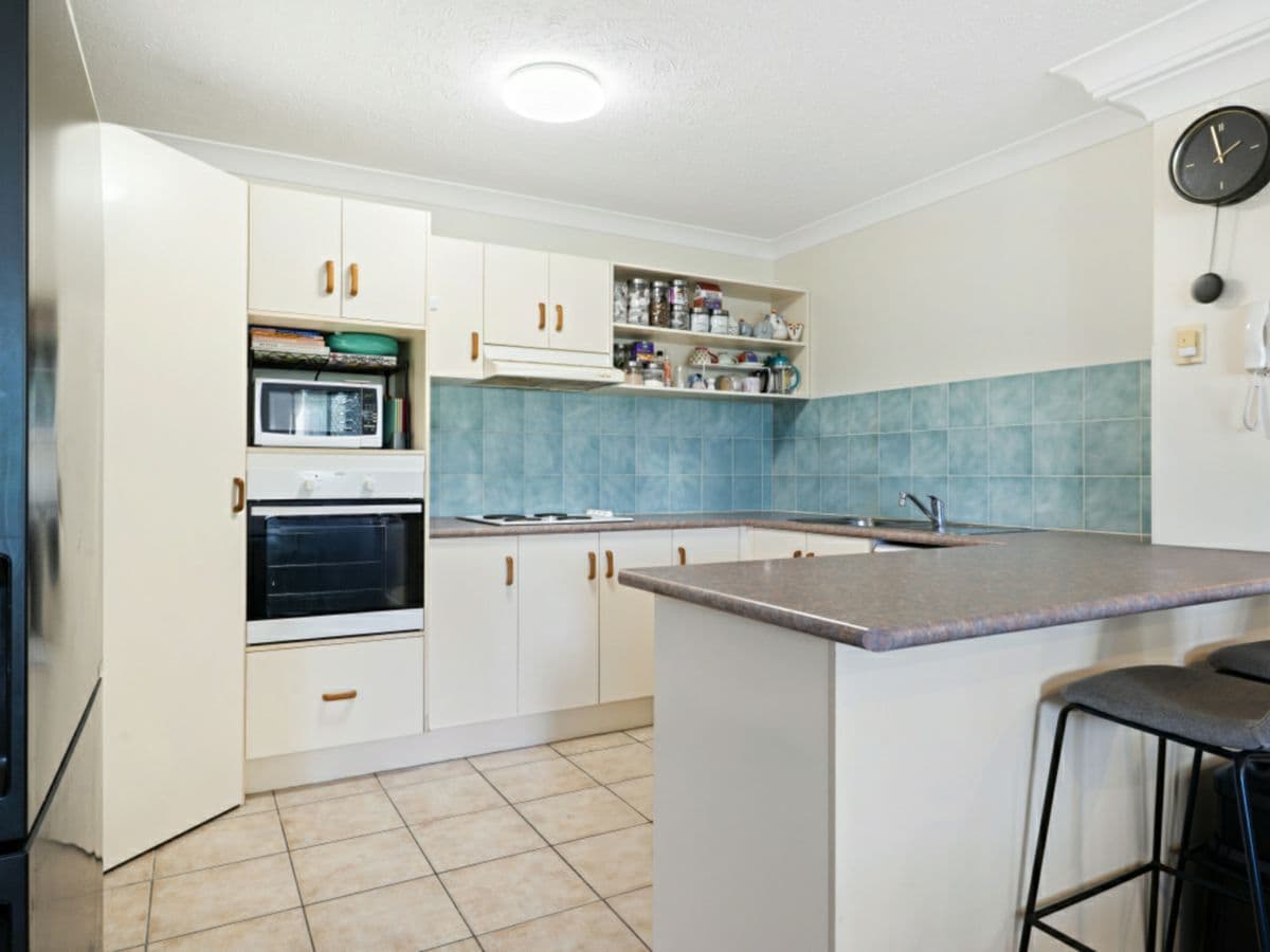 8/37 Meron Street, SOUTHPORT, Southport - Thumbnail 8