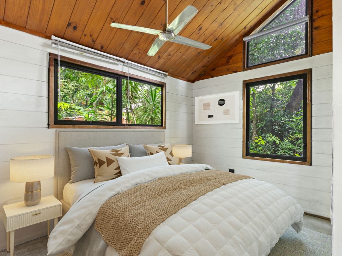 5 Hibiscus Lane, HOLLOWAYS BEACH, Holloways Beach - Thumbnail 5