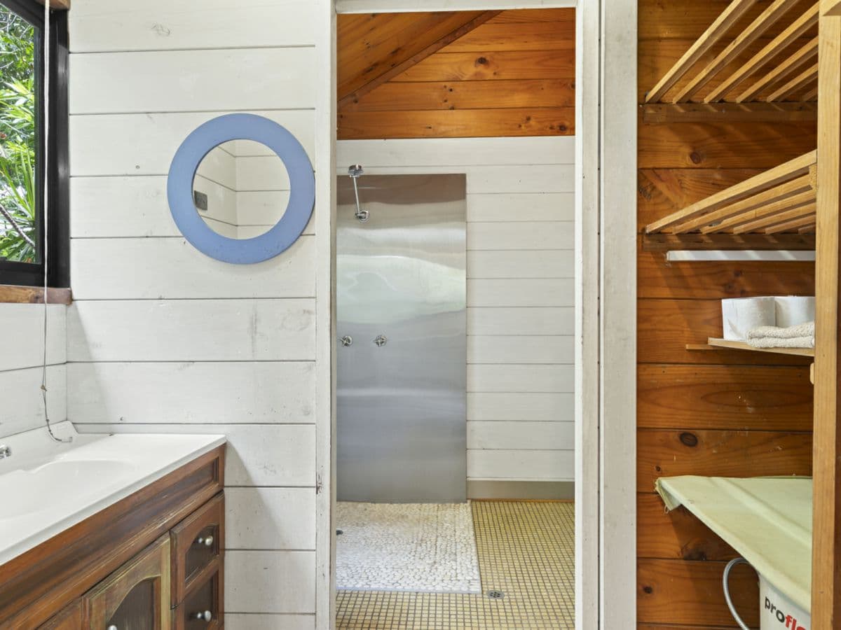 5 Hibiscus Lane, HOLLOWAYS BEACH, Holloways Beach - Thumbnail 6