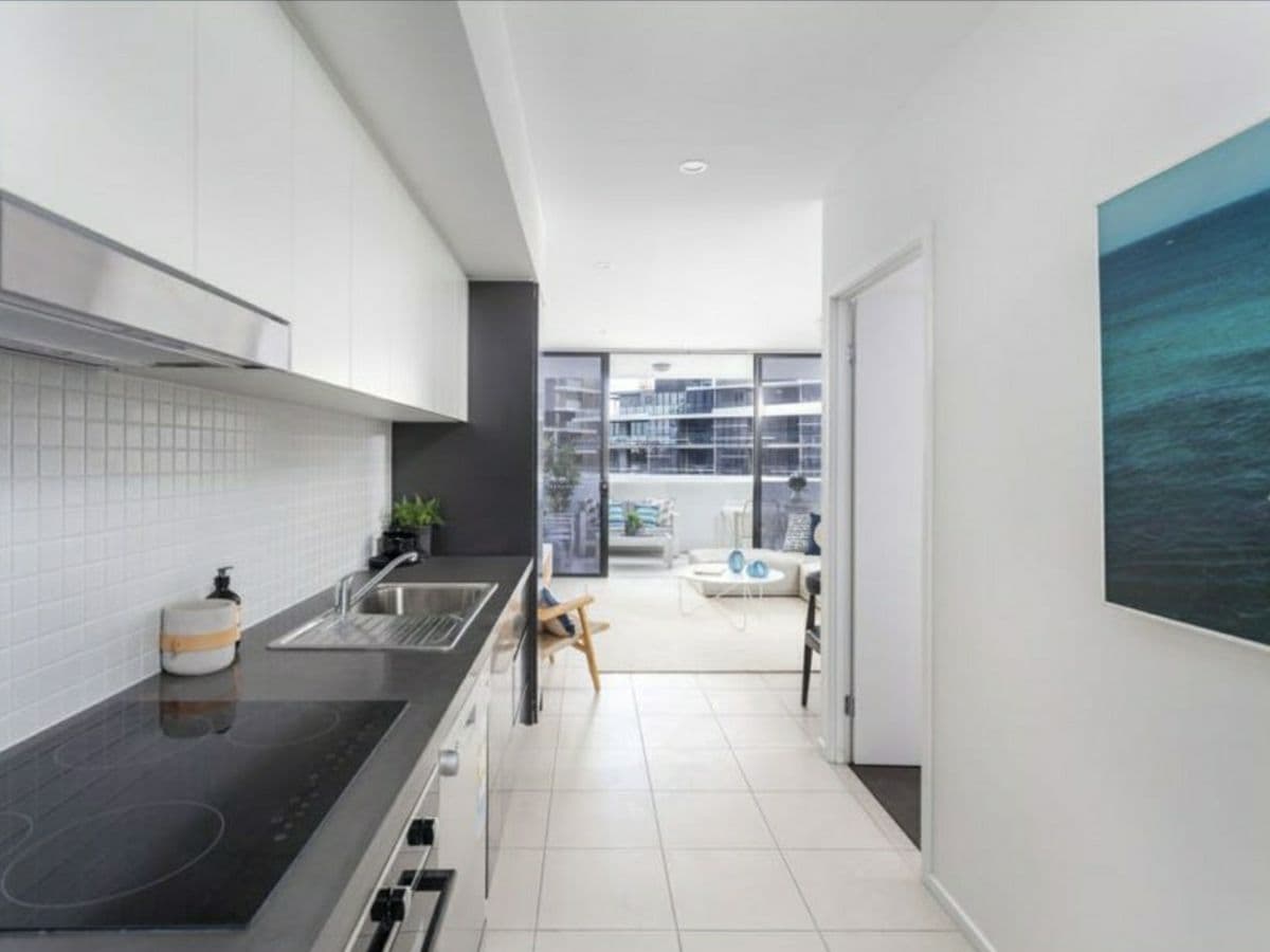 201/8 Holden Street, WOOLLOONGABBA, Woolloongabba - Image 1
