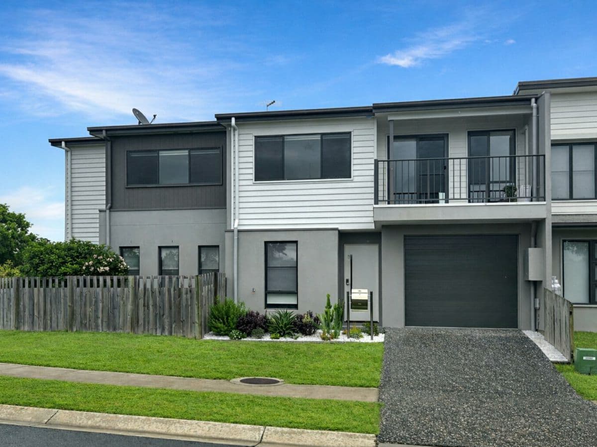 20 Bottlebrush Drive, DEEBING HEIGHTS, Deebing Heights - Image 1