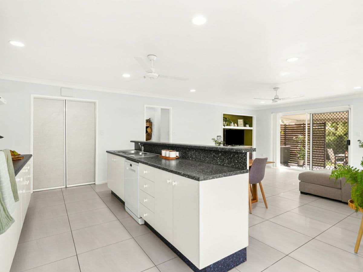 13 Bowen Street, THE RANGE, The Range - Thumbnail 5