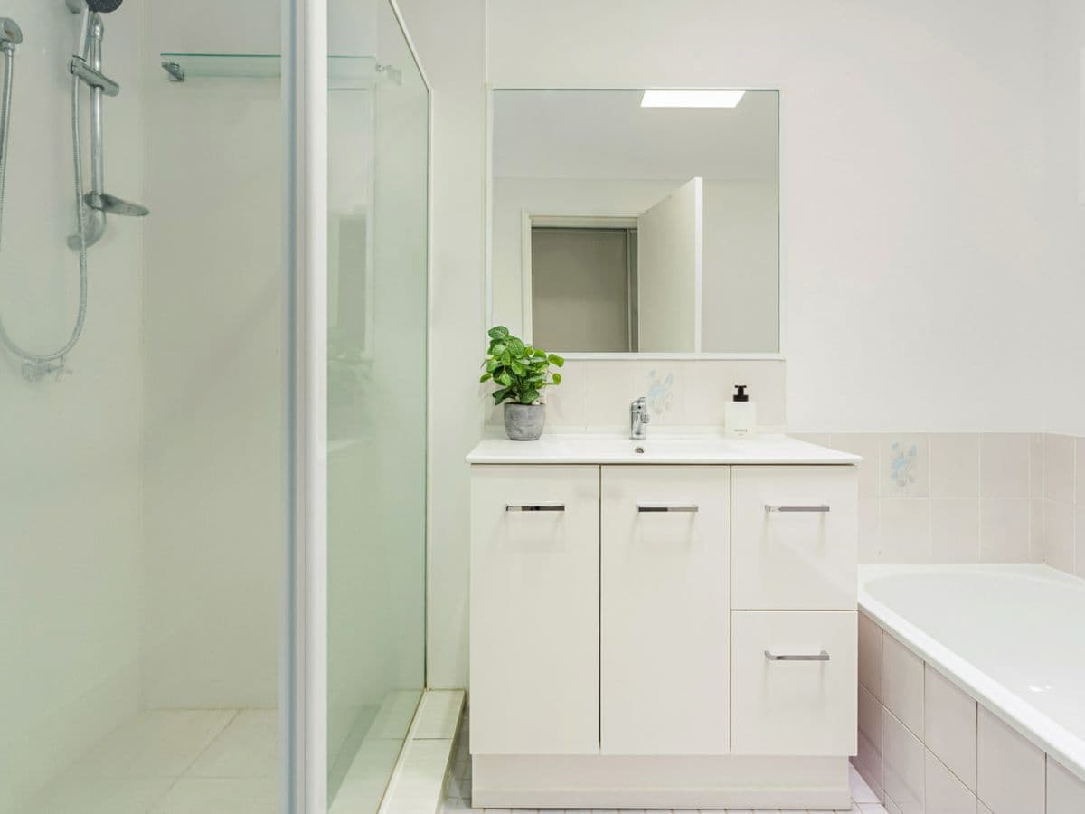 208/641 Pine Ridge Road, BIGGERA WATERS, Biggera Waters - Thumbnail 4
