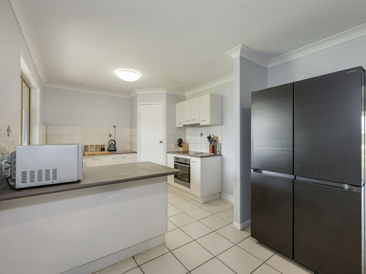14 Clearview Avenue, THABEBAN, Thabeban - Thumbnail 6