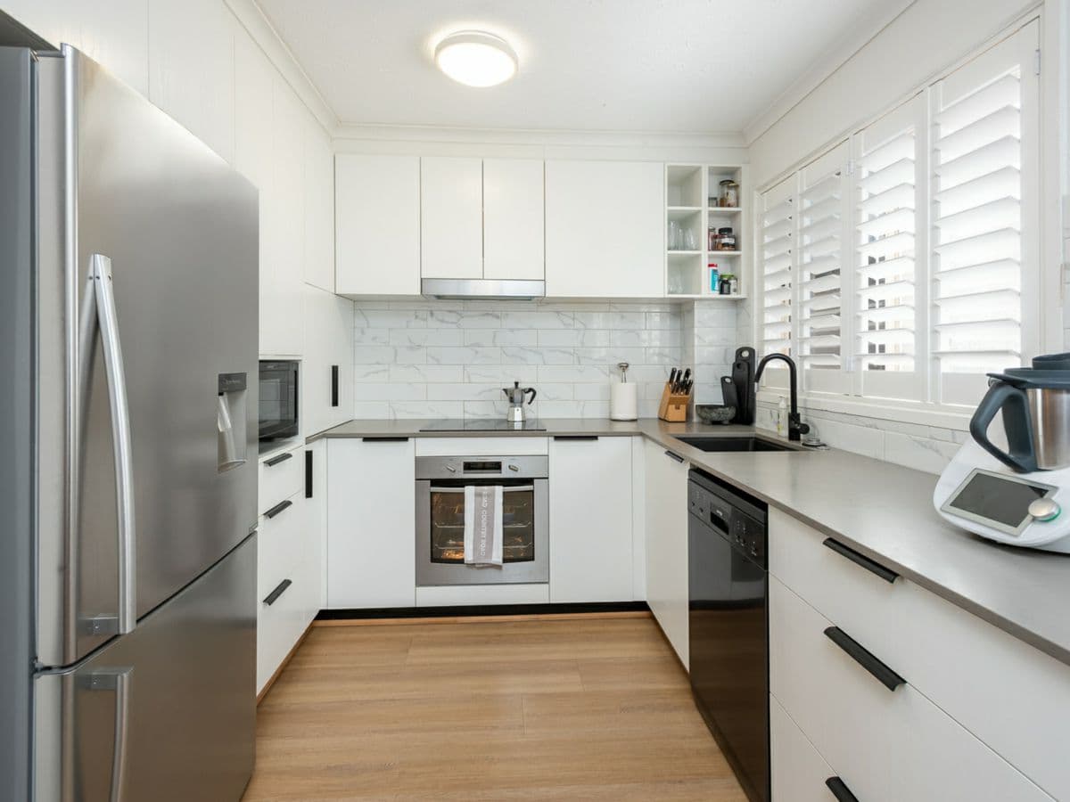 7/32 Meron Street, SOUTHPORT, Southport - Thumbnail 4