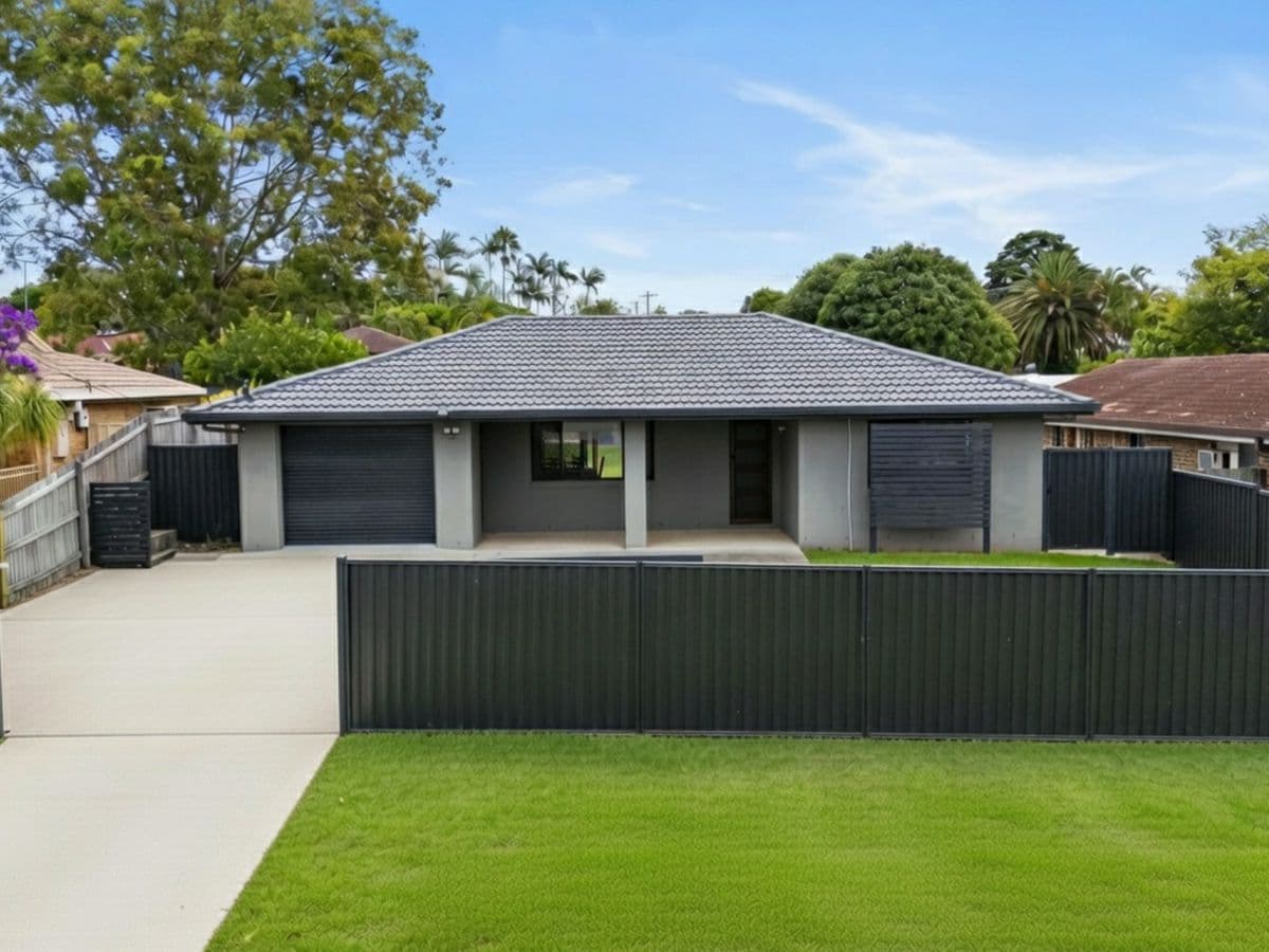 8 Helmet Court, HILLCREST, Hillcrest - Image 1