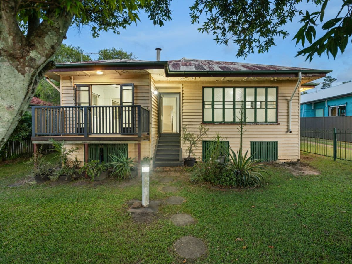 9 Newman Street, CABOOLTURE, Caboolture - Thumbnail 2