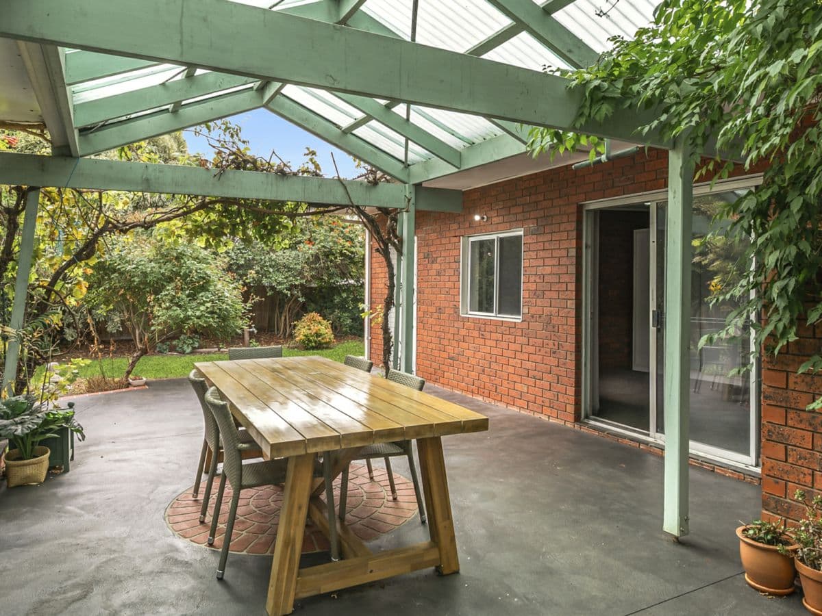 36 Hereford Drive, BELMONT, Belmont - Thumbnail 5