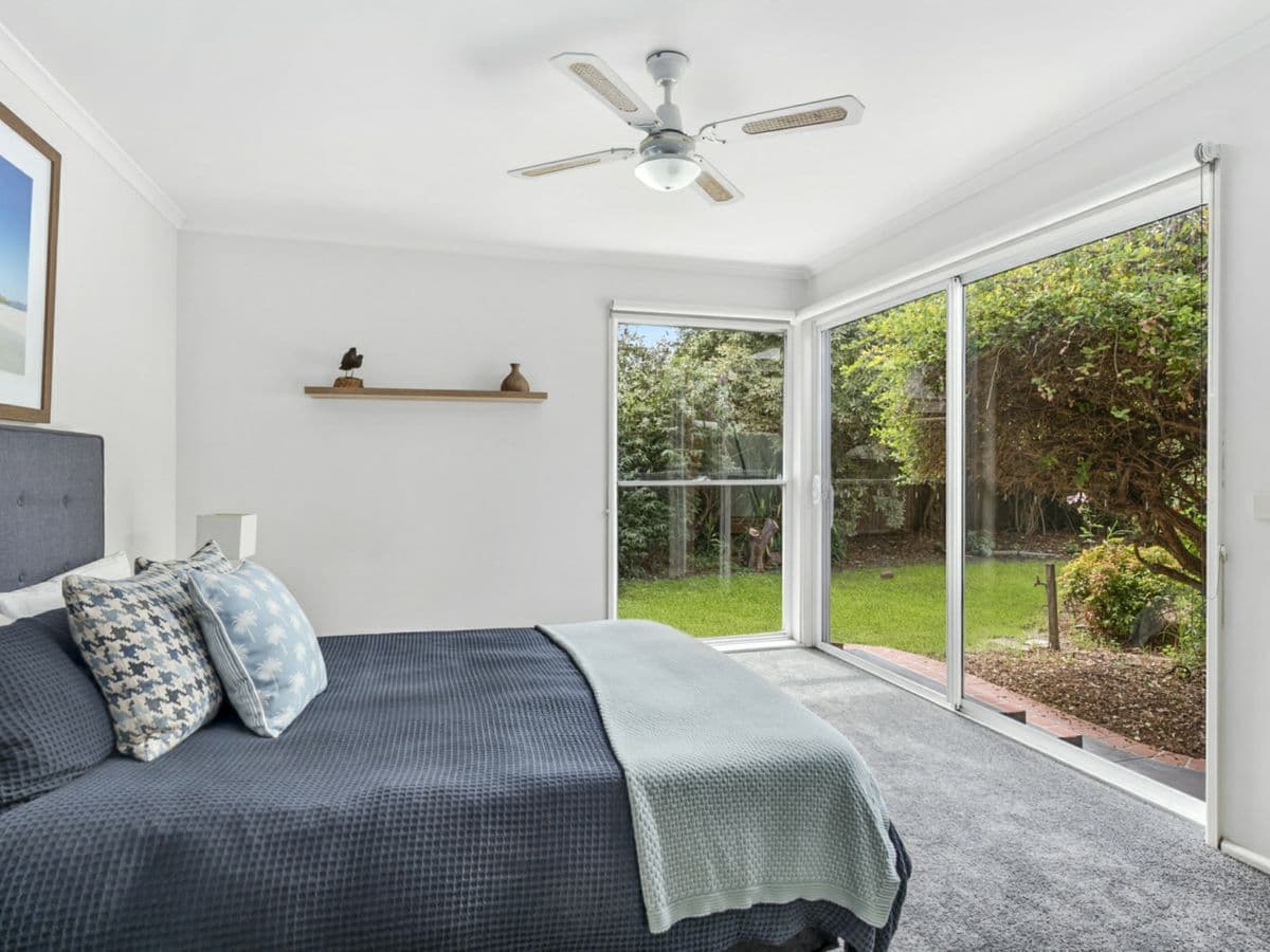 36 Hereford Drive, BELMONT, Belmont - Thumbnail 8
