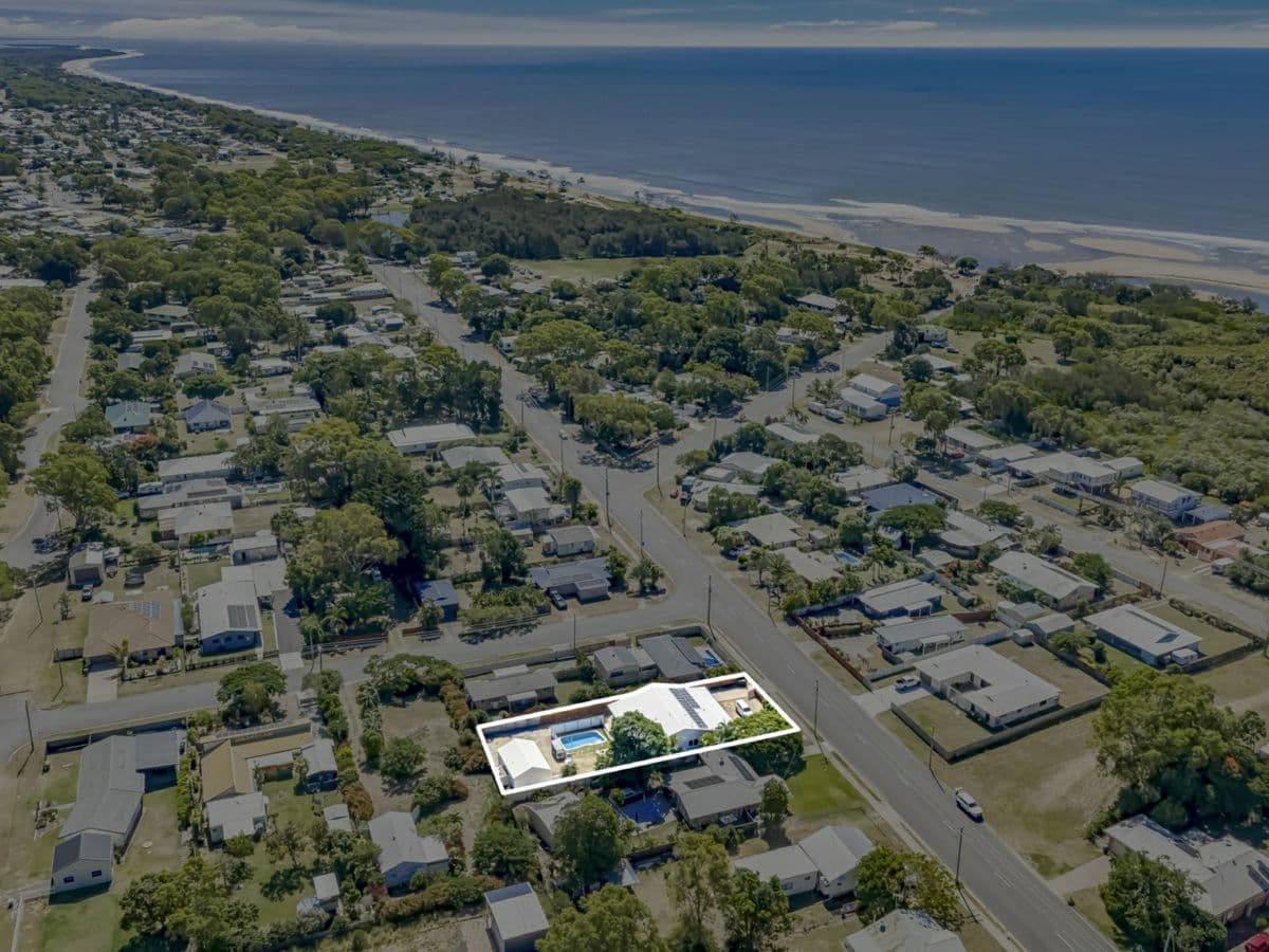 42 Moore Park Road, MOORE PARK BEACH, Moore Park Beach - Thumbnail 2