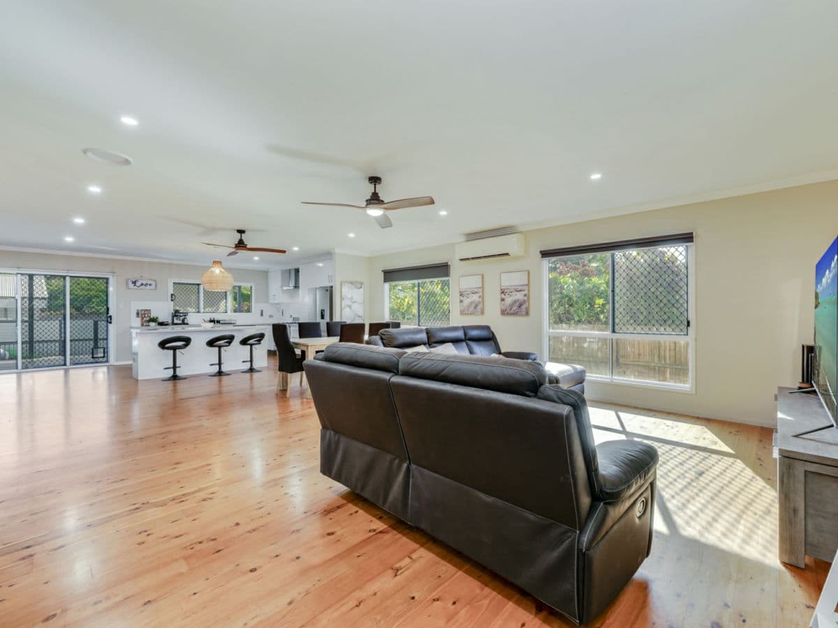 42 Moore Park Road, MOORE PARK BEACH, Moore Park Beach - Thumbnail 4