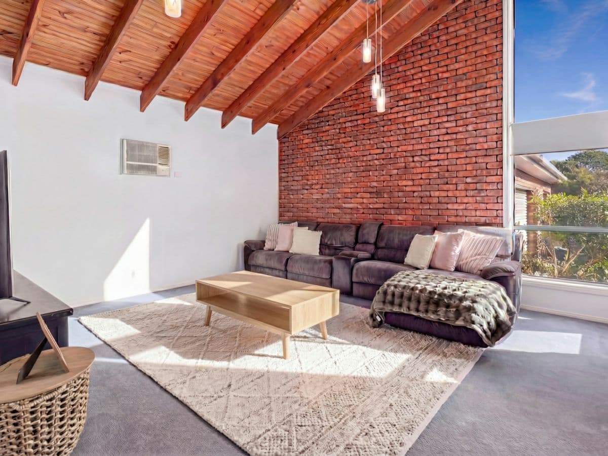 15 Hastie Avenue, BELL PARK, Bell Park - Thumbnail 4