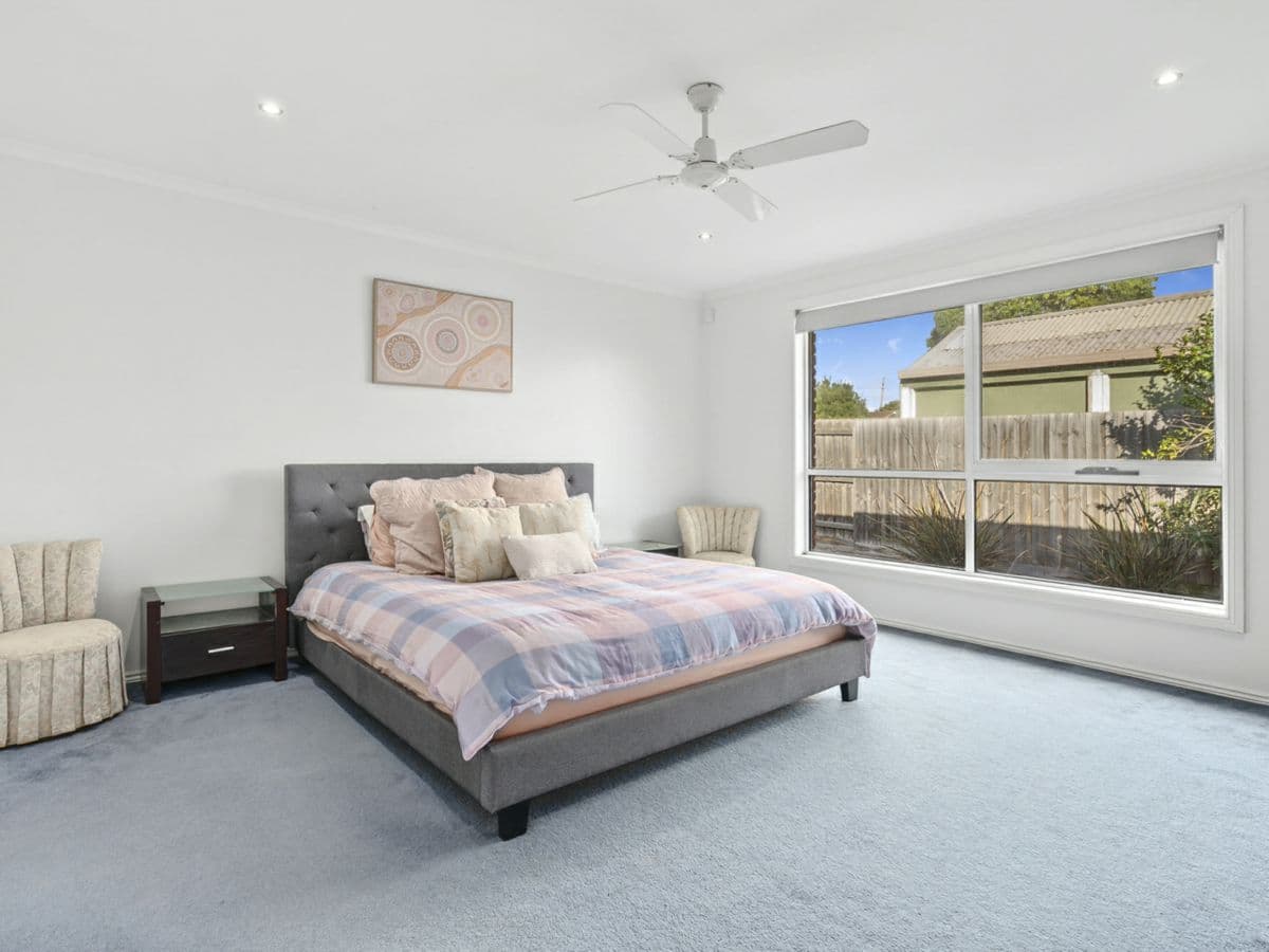 15 Hastie Avenue, BELL PARK, Bell Park - Thumbnail 6