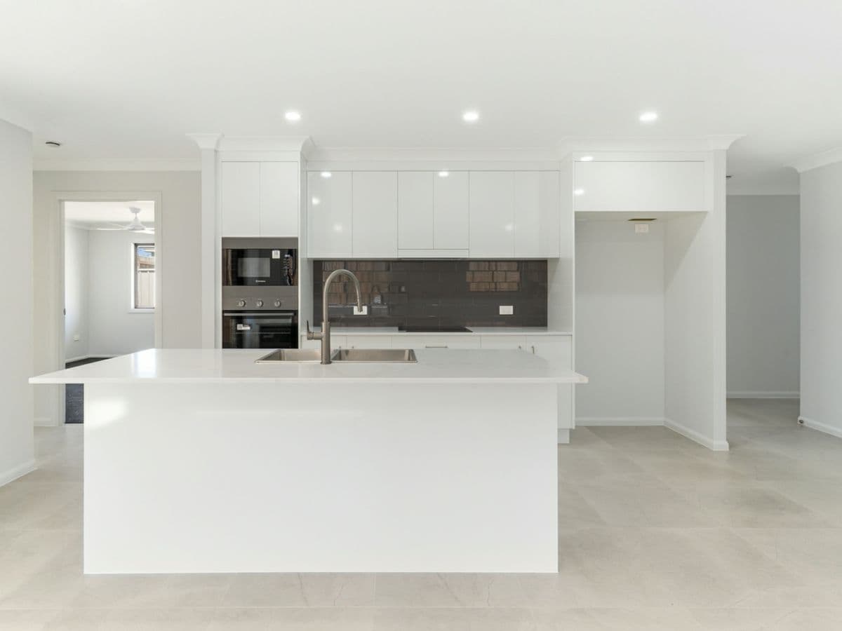 36 Keppel Avenue, NORMAN GARDENS, Norman Gardens - Thumbnail 2