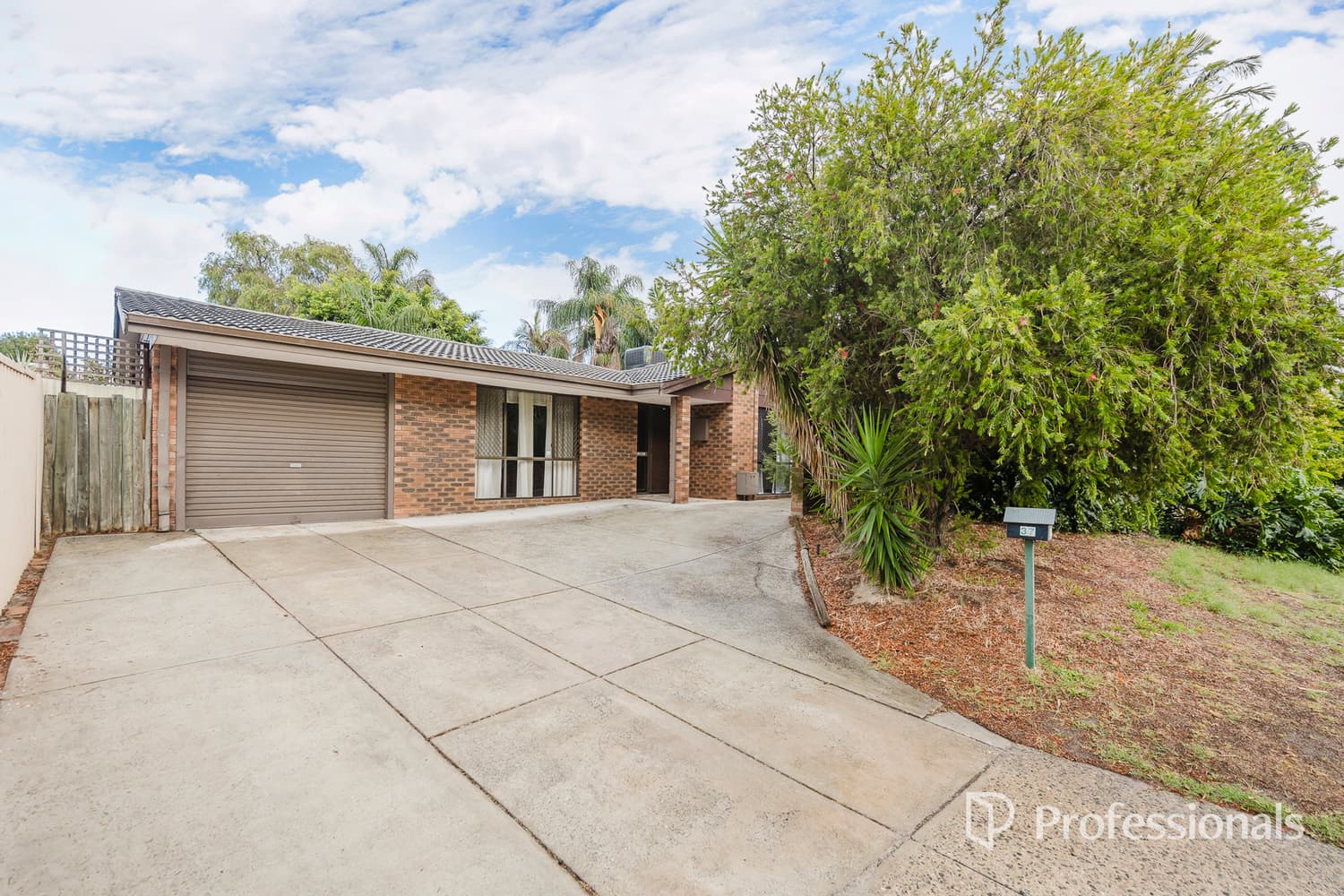 37 Jacaranda Drive, Ballajura WA 6066, Ballajura - Image 1