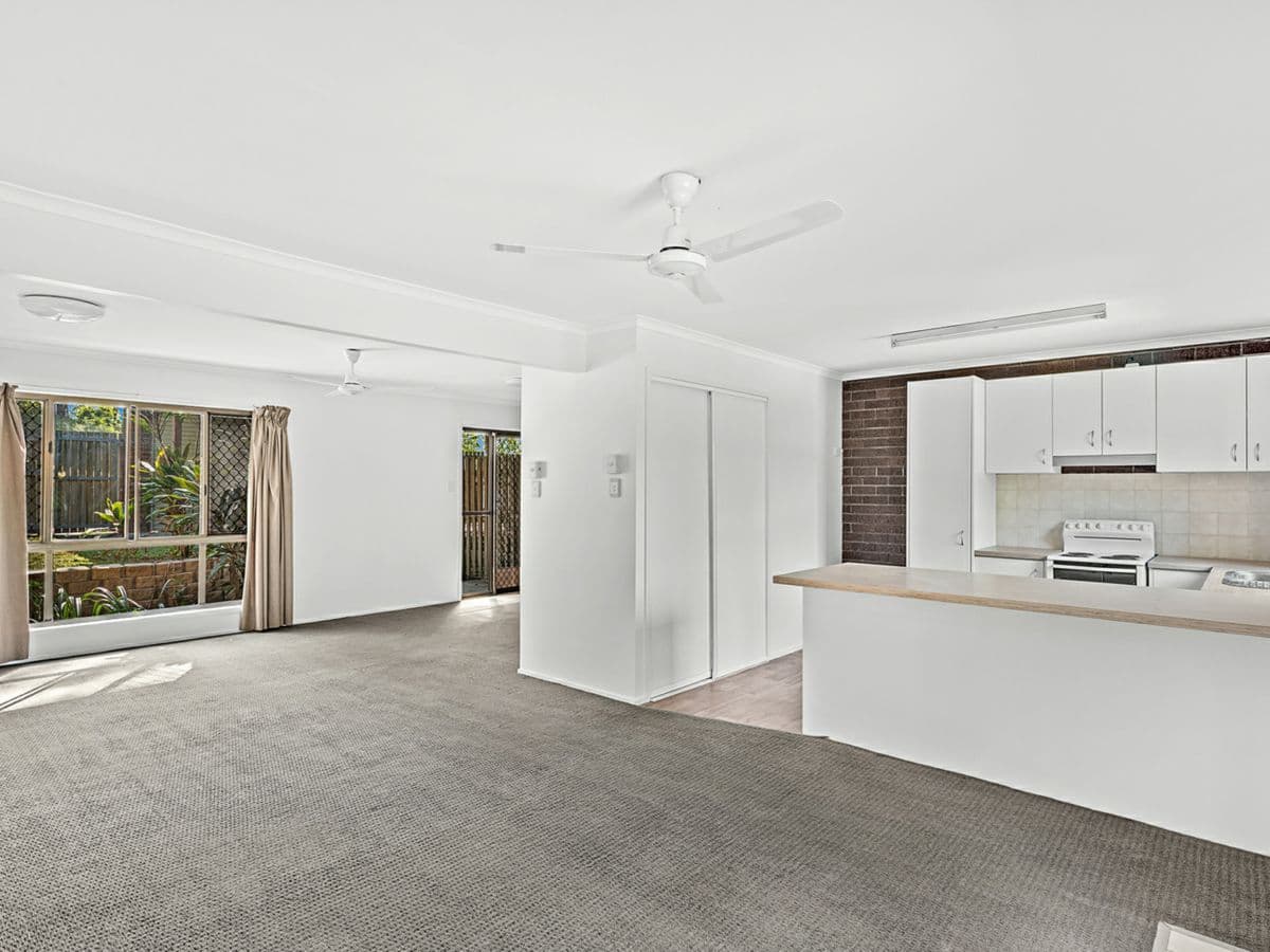 5 Barnes Place, CANNONVALE, Cannonvale - Thumbnail 3